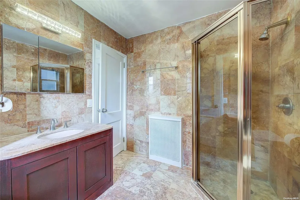 21 Fremont Road Valley Stream NY 11581