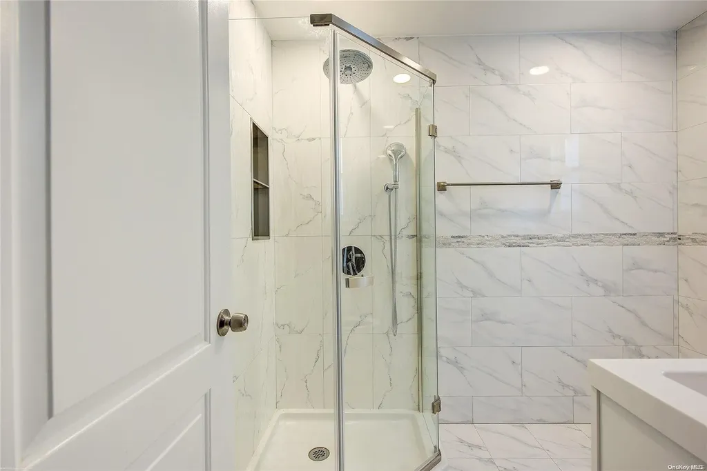 21 Fremont Road Valley Stream NY 11581