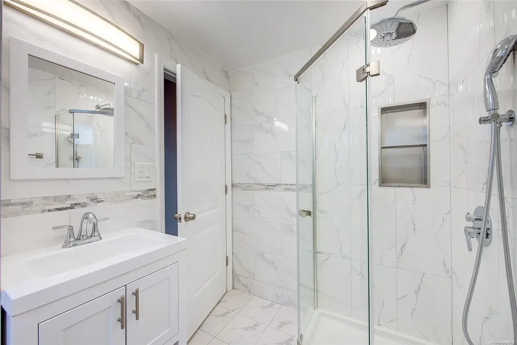21 Fremont Road Valley Stream NY 11581