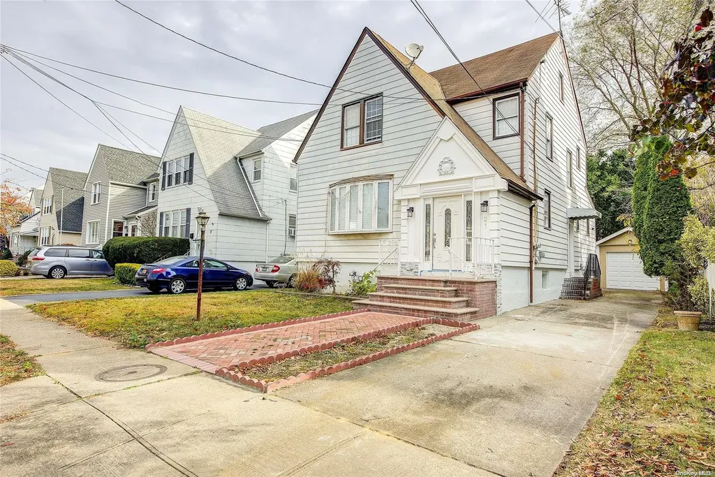 21 Fremont Road Valley Stream NY 11581
