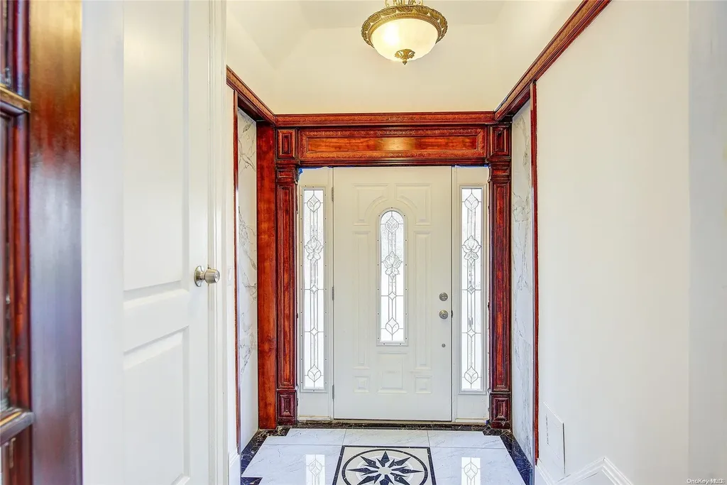 21 Fremont Road Valley Stream NY 11581