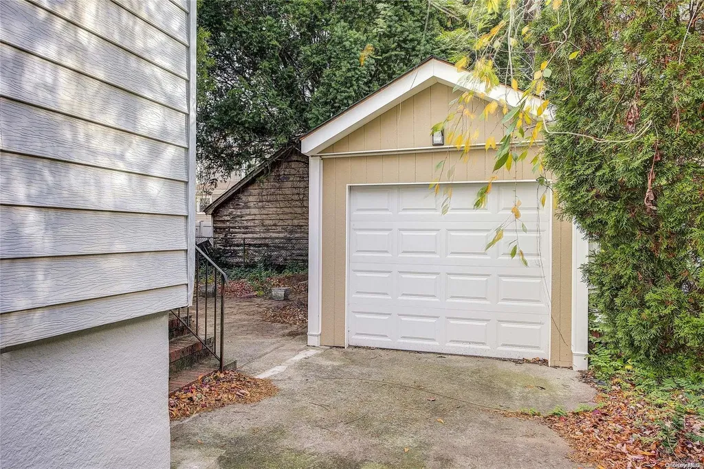 21 Fremont Road Valley Stream NY 11581