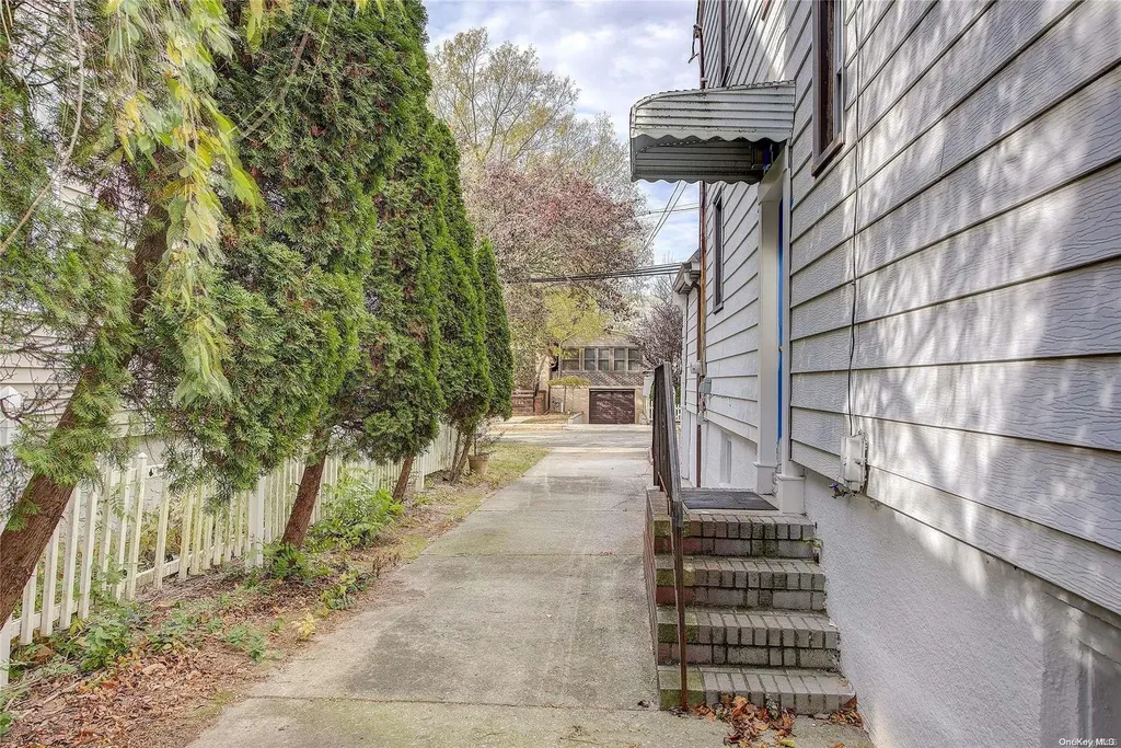 21 Fremont Road Valley Stream NY 11581
