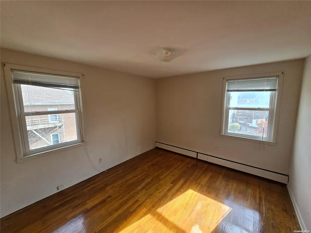 3234 Middletown Road Bronx NY 10465