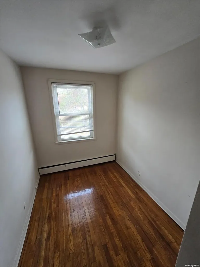3234 Middletown Road Bronx NY 10465