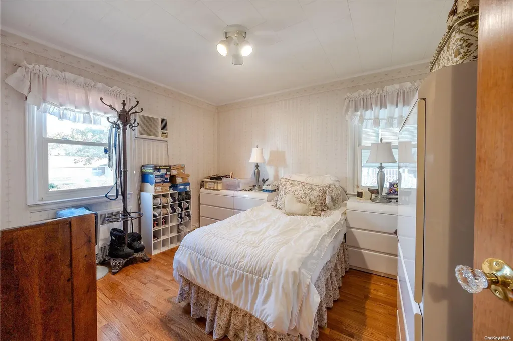 14 Orchard Valley Stream NY 11580