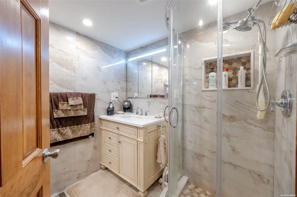 14 Orchard Valley Stream NY 11580