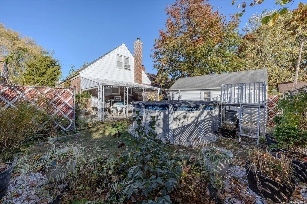 14 Orchard Valley Stream NY 11580
