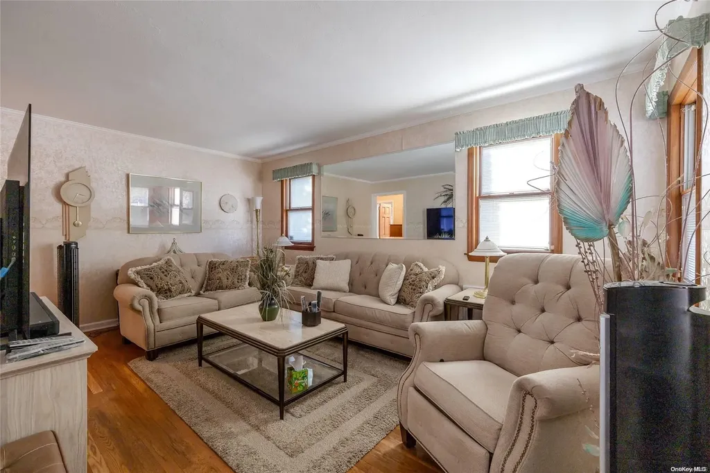14 Orchard Valley Stream NY 11580