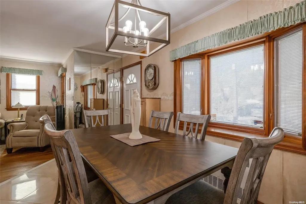 14 Orchard Valley Stream NY 11580
