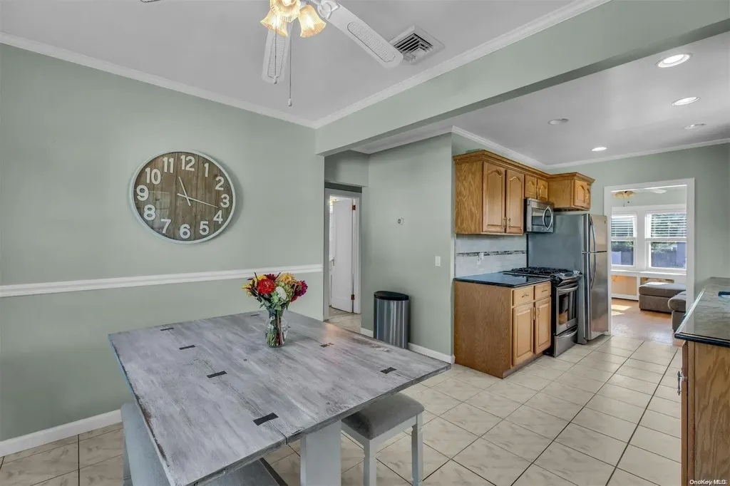 933 Maple Street Bohemia NY 11716