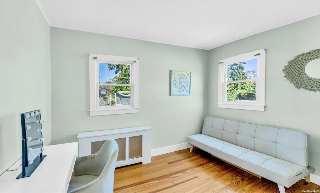 933 Maple Street Bohemia NY 11716