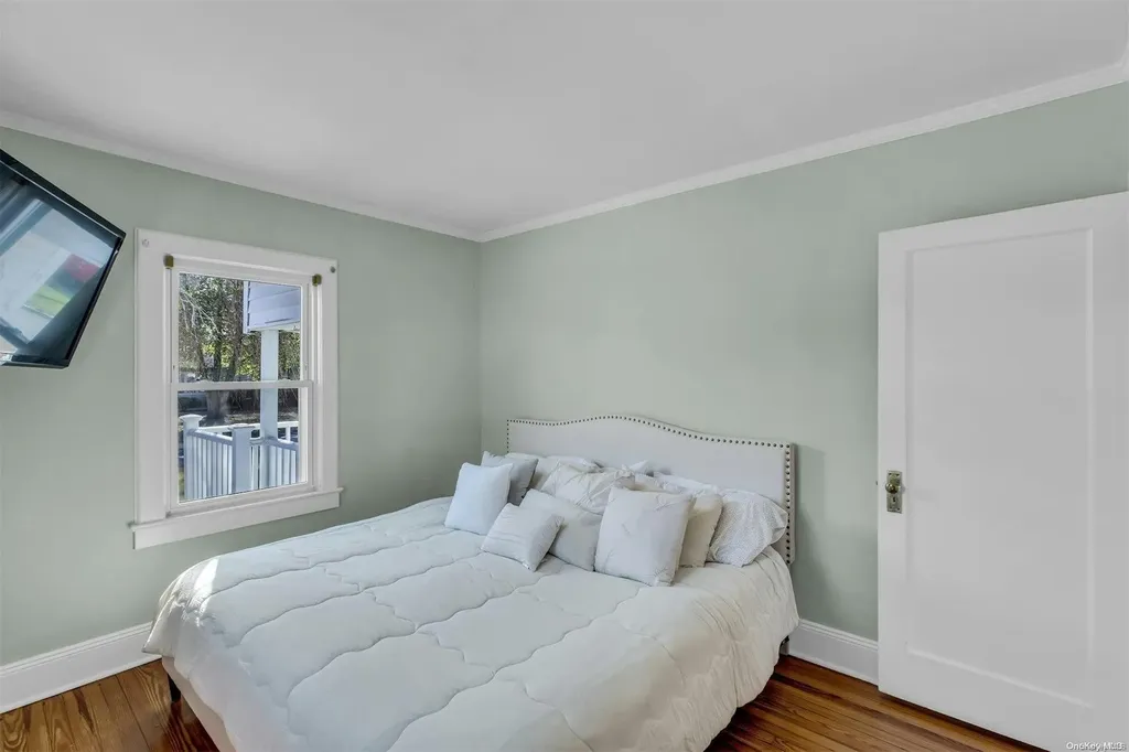 933 Maple Street Bohemia NY 11716