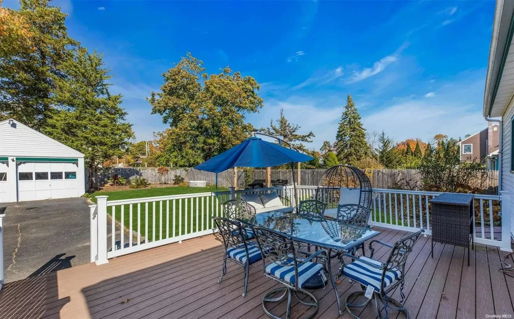 933 Maple Street Bohemia NY 11716