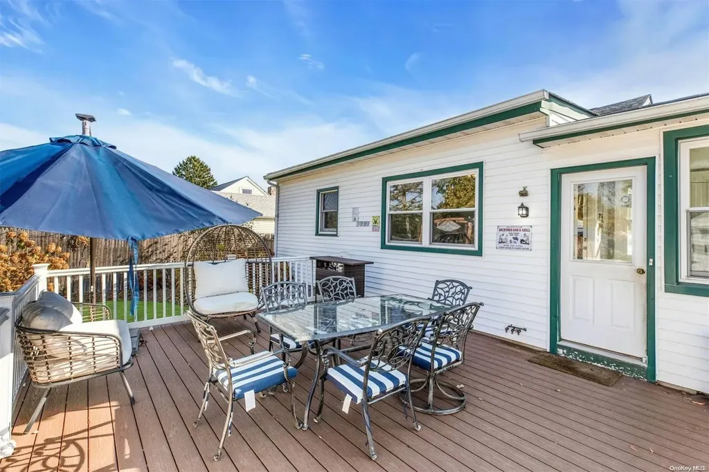 933 Maple Street Bohemia NY 11716