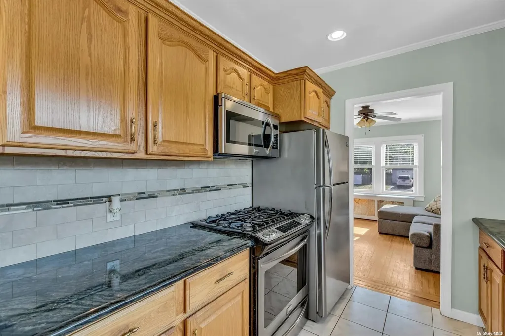 933 Maple Street Bohemia NY 11716