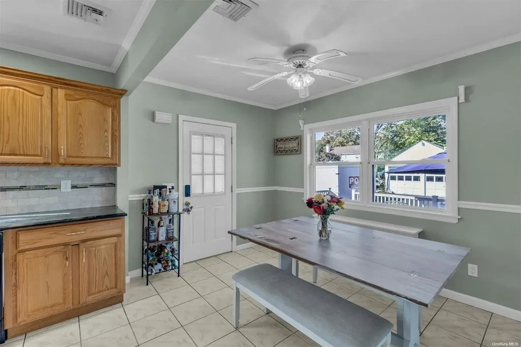 933 Maple Street Bohemia NY 11716