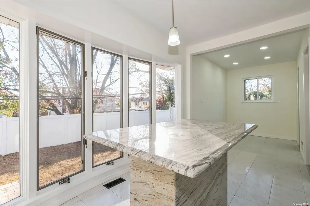 174 Executive Drive New Hyde Park NY 11040