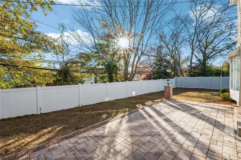 174 Executive Drive New Hyde Park NY 11040