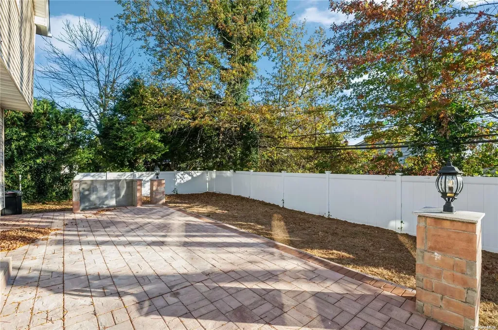 174 Executive Drive New Hyde Park NY 11040