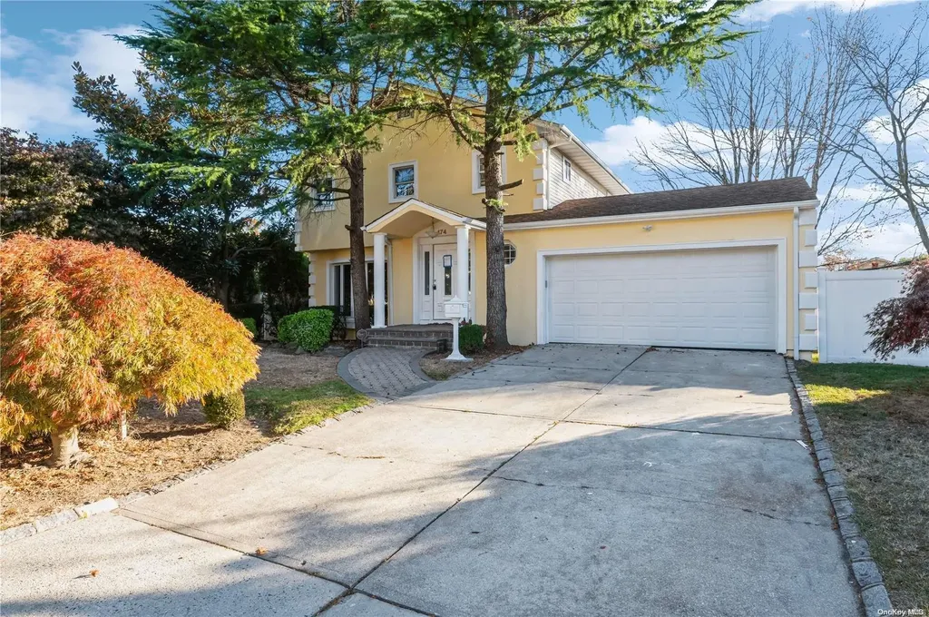 174 Executive Drive New Hyde Park NY 11040