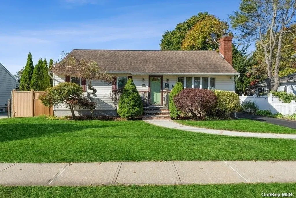 65 Burns Avenue Hicksville NY 11801