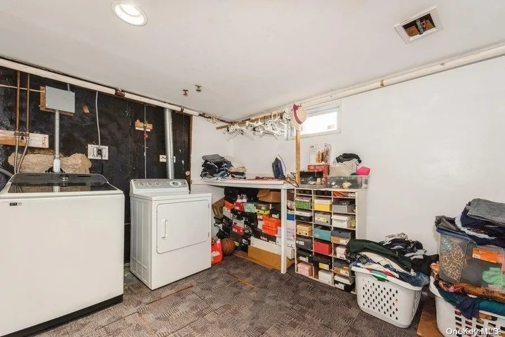 65 Burns Avenue Hicksville NY 11801