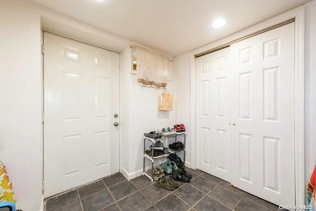 65 Burns Avenue Hicksville NY 11801
