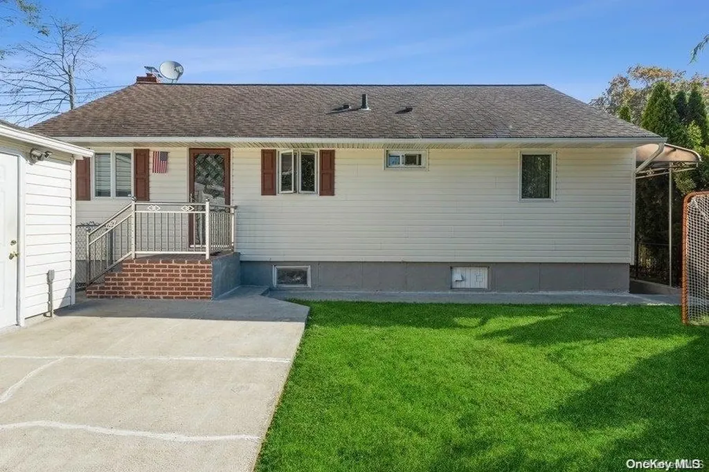65 Burns Avenue Hicksville NY 11801