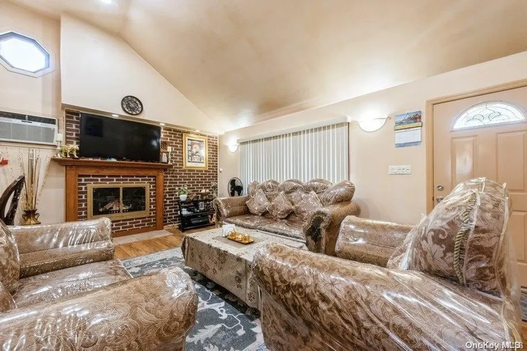 65 Burns Avenue Hicksville NY 11801