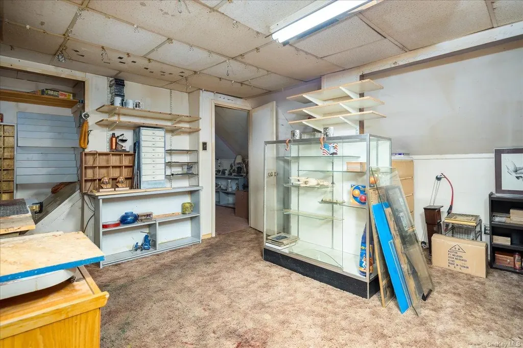 280 Neptune Avenue West Babylon NY 11704