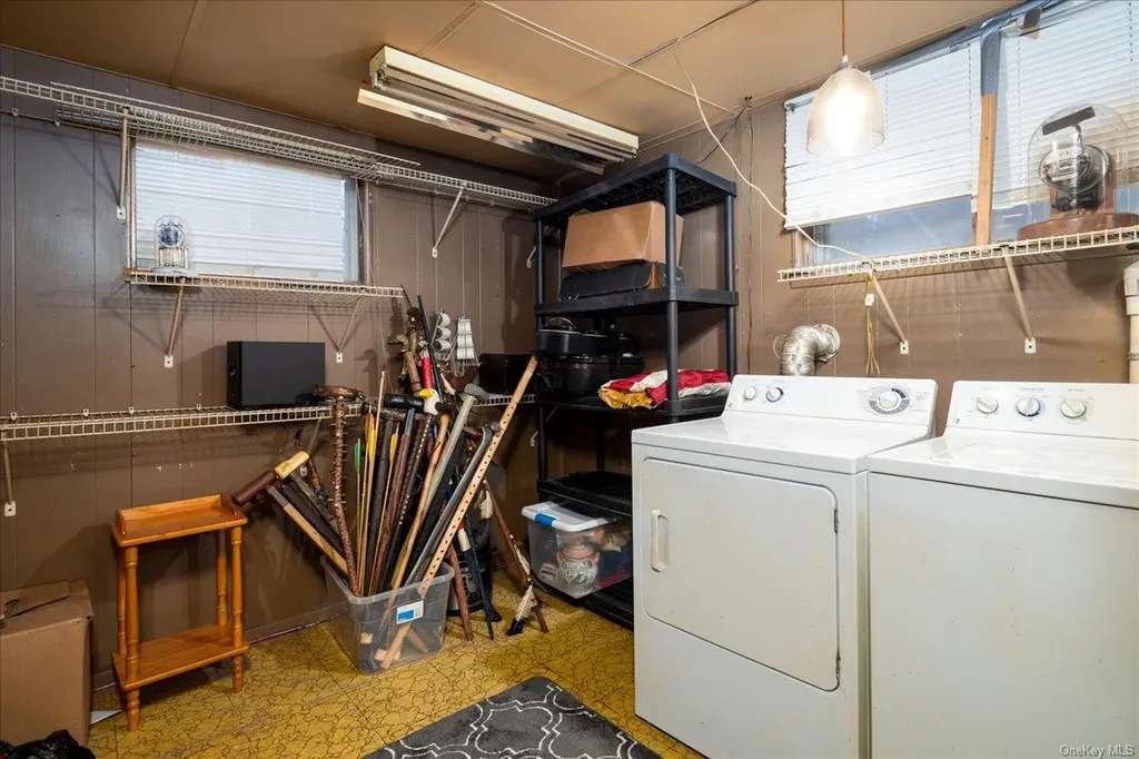 280 Neptune Avenue West Babylon NY 11704