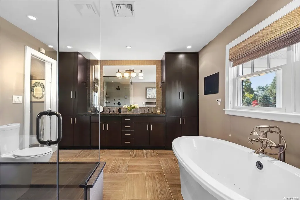 2 Westwind Court Huntington NY 11743