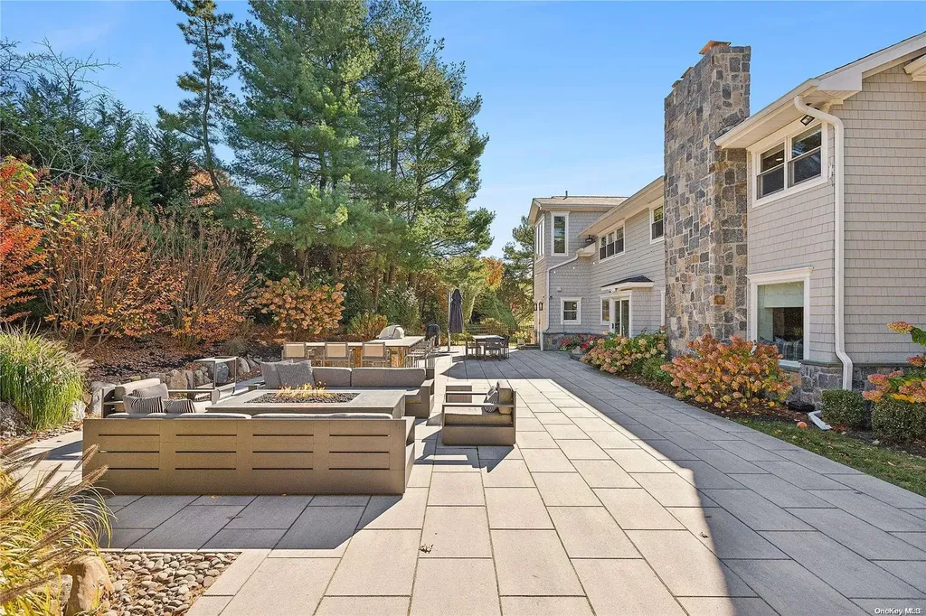 2 Westwind Court Huntington NY 11743
