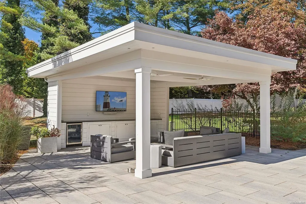 2 Westwind Court Huntington NY 11743