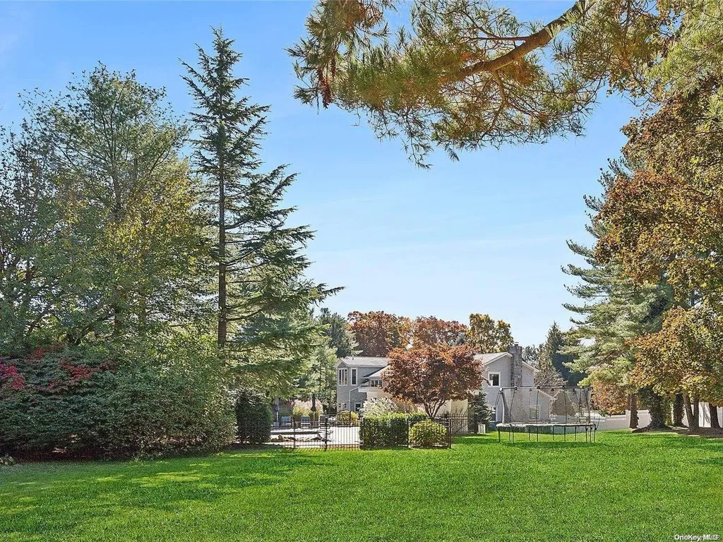 2 Westwind Court Huntington NY 11743