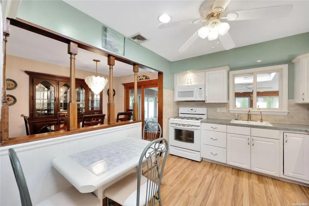 189 Siegel Boulevard Babylon NY 11702