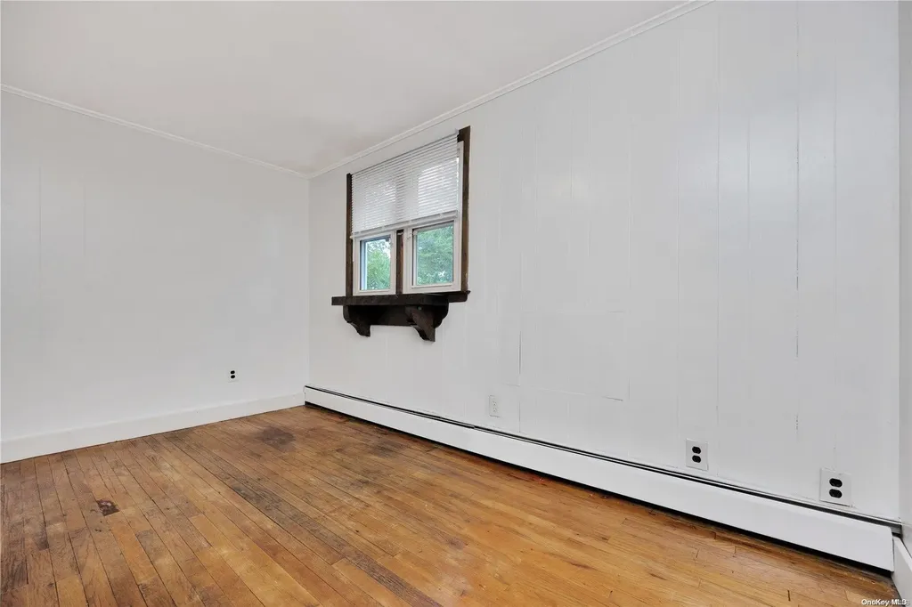 189 Siegel Boulevard Babylon NY 11702
