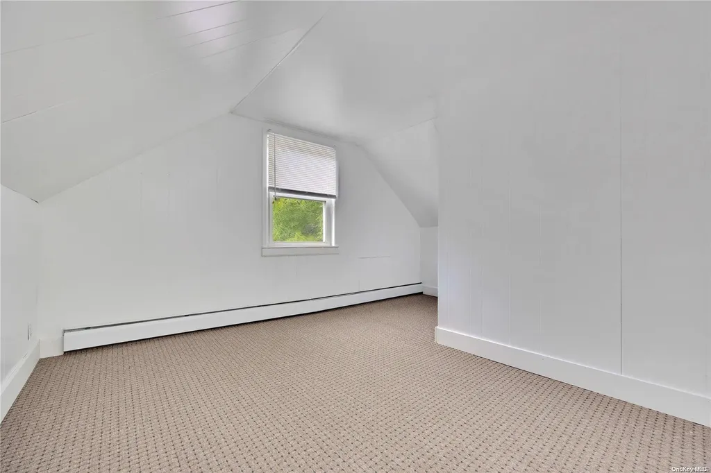 189 Siegel Boulevard Babylon NY 11702