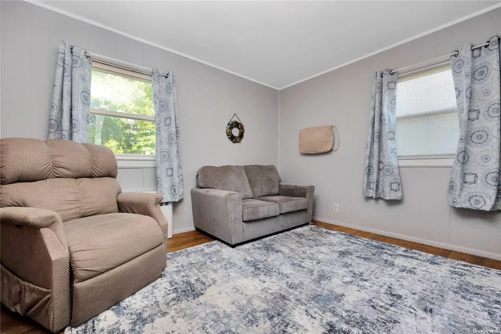 189 Siegel Boulevard Babylon NY 11702