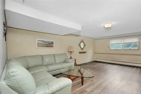 189 Siegel Boulevard Babylon NY 11702