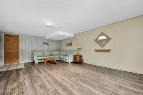 189 Siegel Boulevard Babylon NY 11702