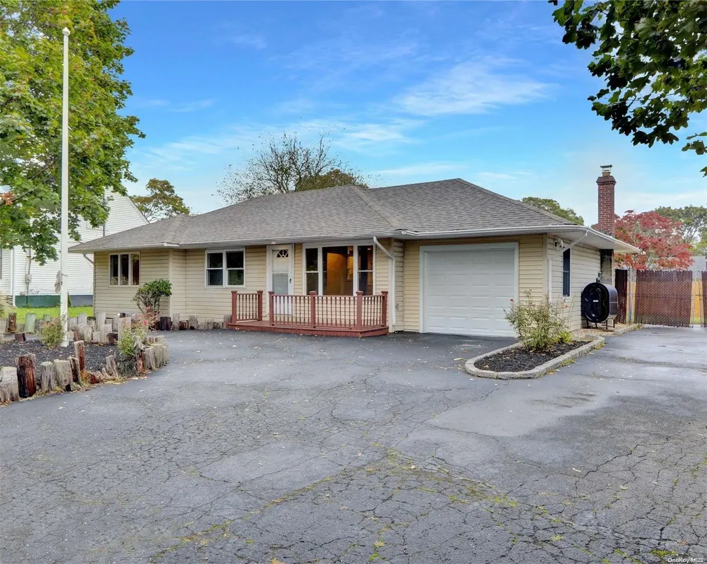 157 Cranberry Drive Mastic Beach NY 11951