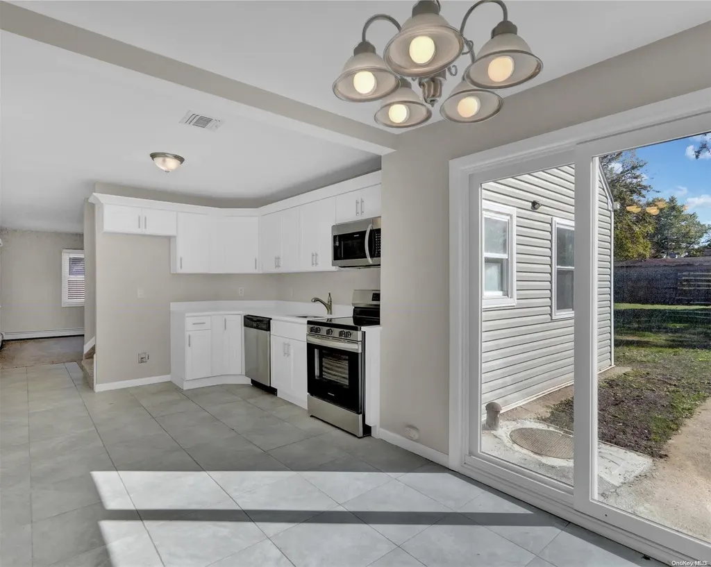 27 E Halley Lane Central Islip NY 11722