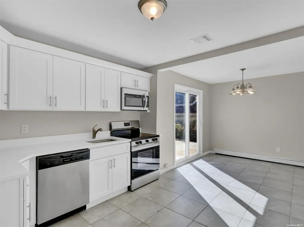 27 E Halley Lane Central Islip NY 11722