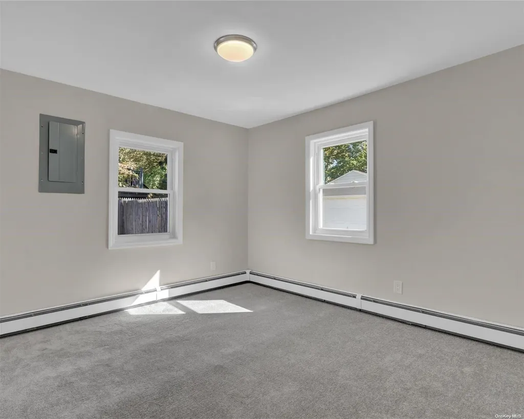 27 E Halley Lane Central Islip NY 11722