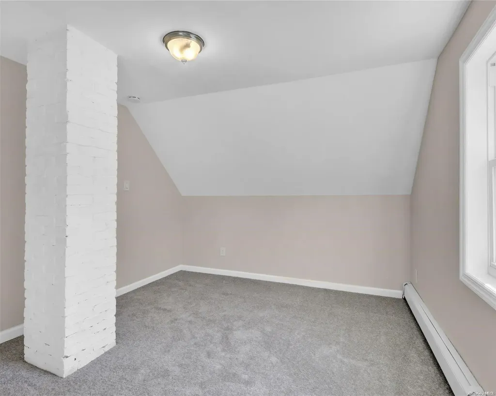 27 E Halley Lane Central Islip NY 11722