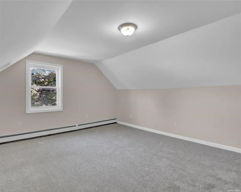 27 E Halley Lane Central Islip NY 11722
