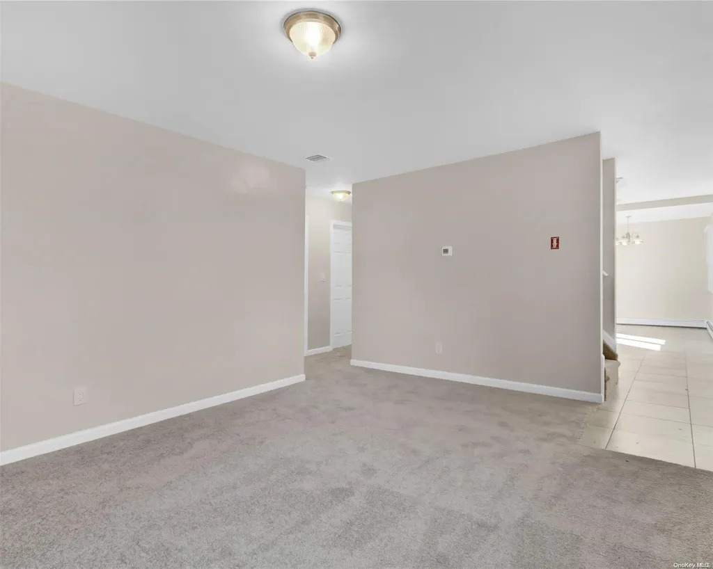 27 E Halley Lane Central Islip NY 11722