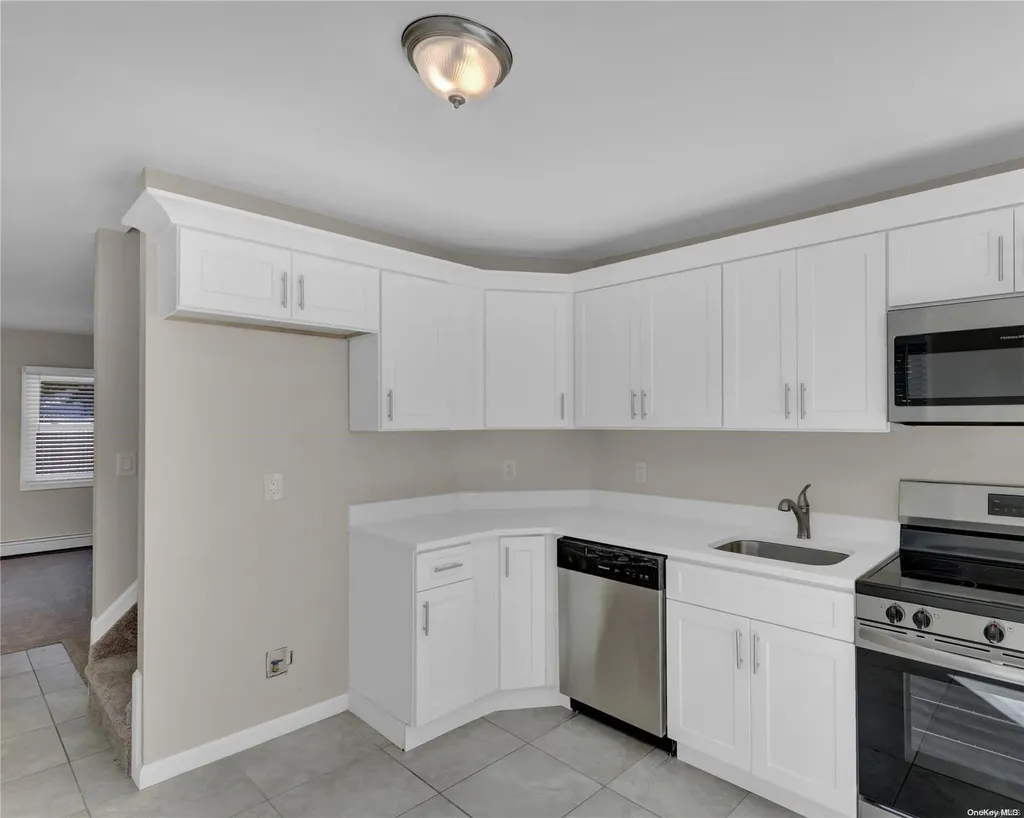 27 E Halley Lane Central Islip NY 11722